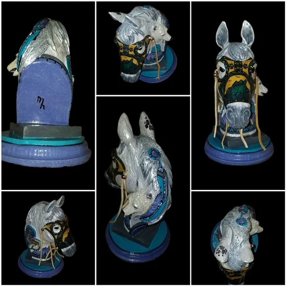 Spirit Horse Howling Wolf Bust Statue